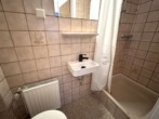 Badezimmer - Große renovierte 4 Zimmer Wohnung mit kleinem Innenhof