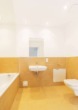 Badezimmer - Moderne 3-Zimmer-Wohnung mit 2 Balkonen und Einbauküche