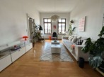 Wohnzimmer 4 - Attraktive 3-Zimmer-Wohnung mit Balkon in Top-Lage
