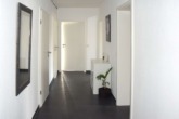 Flur EG links - Gepflegtes 6-Parteienhaus in Weyhe – ruhig gelegen und solide vermietet