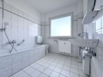 Badezimmer - Moderne 2-Zimmer Wohnung mit Balkon in Delmenhorst